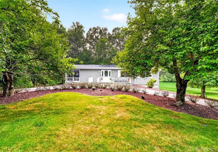 105 Robinhood Lane, Clarkstown, NY, 3 Bedrooms Bedrooms, 7 Rooms Rooms,2 BathroomsBathrooms,Residential,For Rent,Robinhood,0,1023225 105 Robinhood Lane, Clarkstown, NY, 3 Bedrooms Bedrooms, 7 Rooms Rooms,2 BathroomsBathrooms,Residential,For Rent,Robinhood,0,1023225