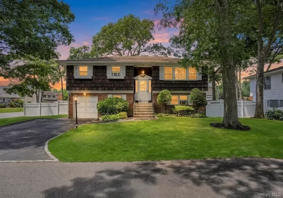 612 Vine Street, Babylon, NY, 4 Bedrooms Bedrooms, 10 Rooms Rooms,2 BathroomsBathrooms,Residential,For Rent,Vine,0,1028665 612 Vine Street, Babylon, NY, 4 Bedrooms Bedrooms, 10 Rooms Rooms,2 BathroomsBathrooms,Residential,For Rent,Vine,0,1028665