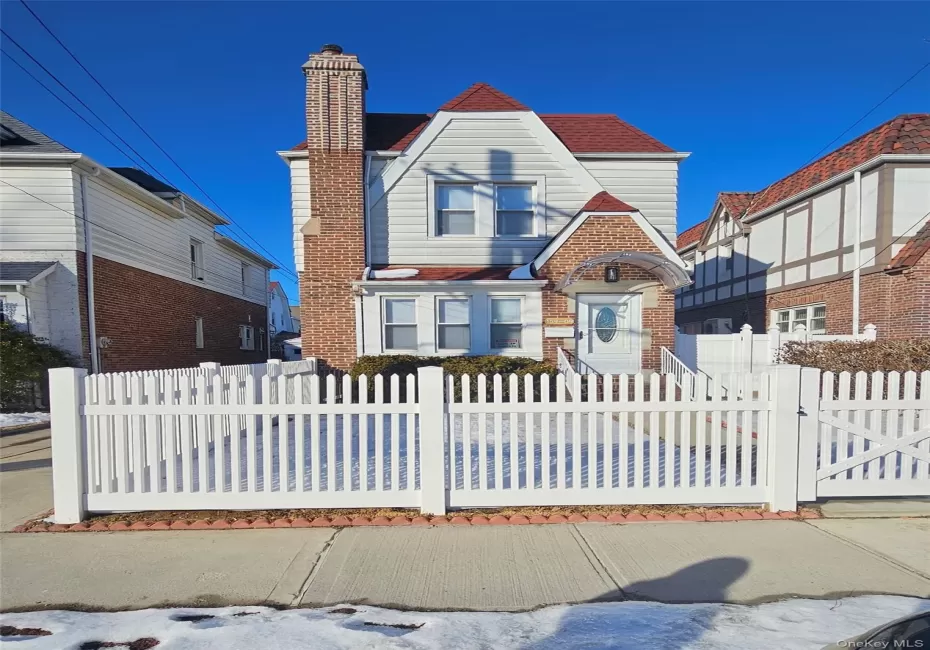 159-09 Laburnum Avenue, New York, NY, 3 Bedrooms Bedrooms, 12 Rooms Rooms,2 BathroomsBathrooms,Residential Lease,For Rent,Laburnum,0,1028602 159-09 Laburnum Avenue, New York, NY, 3 Bedrooms Bedrooms, 12 Rooms Rooms,2 BathroomsBathrooms,Residential Lease,For Rent,Laburnum,0,1028602