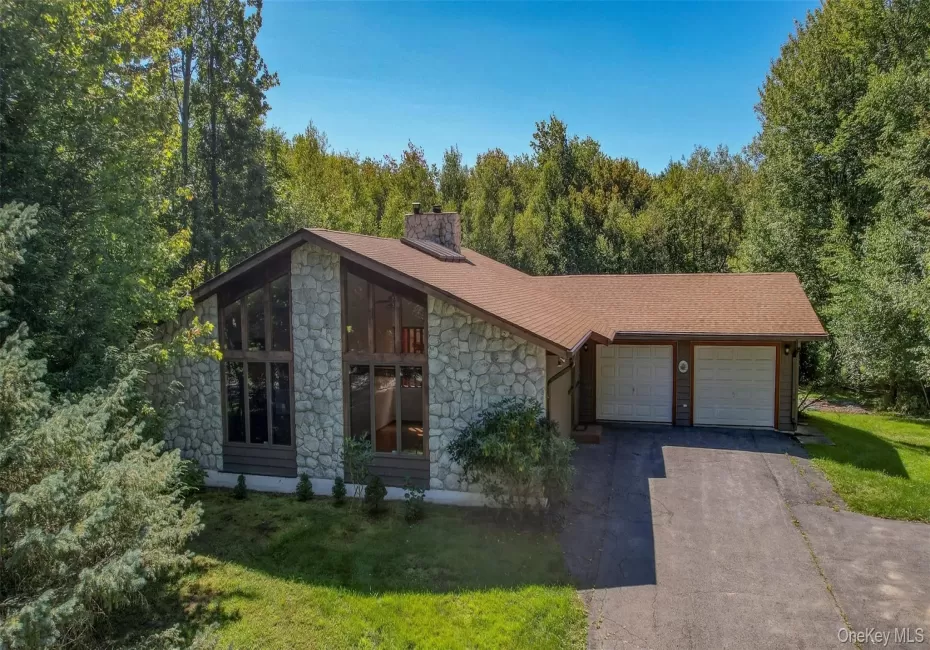 48 Mahogany Lane, Liberty, NY, 3 Bedrooms Bedrooms, 7 Rooms Rooms,2 BathroomsBathrooms,Residential,For Rent,Mahogany,0,993405 48 Mahogany Lane, Liberty, NY, 3 Bedrooms Bedrooms, 7 Rooms Rooms,2 BathroomsBathrooms,Residential,For Rent,Mahogany,0,993405