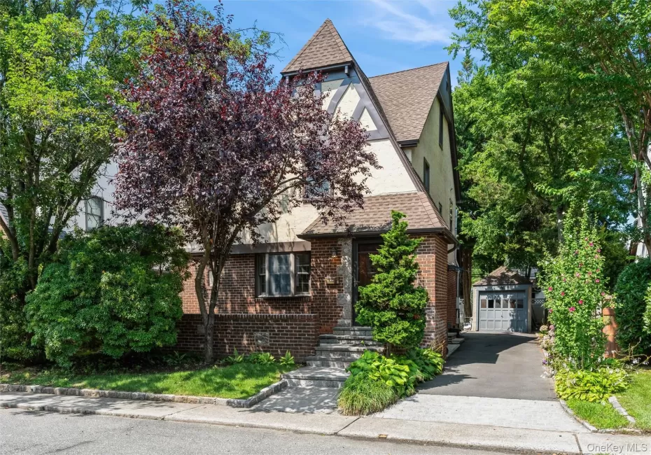 7 Bayview Terrace, North Hempstead, NY, 3 Bedrooms Bedrooms, 6 Rooms Rooms,3 BathroomsBathrooms,Residential Lease,For Rent,Bayview,0,1020715 7 Bayview Terrace, North Hempstead, NY, 3 Bedrooms Bedrooms, 6 Rooms Rooms,3 BathroomsBathrooms,Residential Lease,For Rent,Bayview,0,1020715
