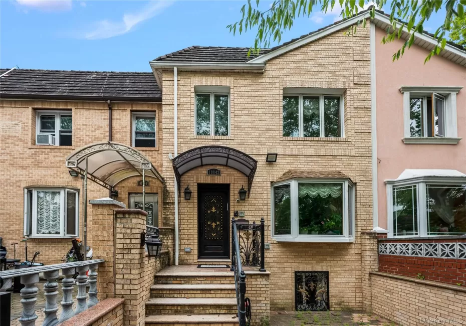 108-42 64th Road, New York, NY, 3 Bedrooms Bedrooms, 7 Rooms Rooms,2 BathroomsBathrooms,Residential,For Rent,64th,0,1027048 108-42 64th Road, New York, NY, 3 Bedrooms Bedrooms, 7 Rooms Rooms,2 BathroomsBathrooms,Residential,For Rent,64th,0,1027048