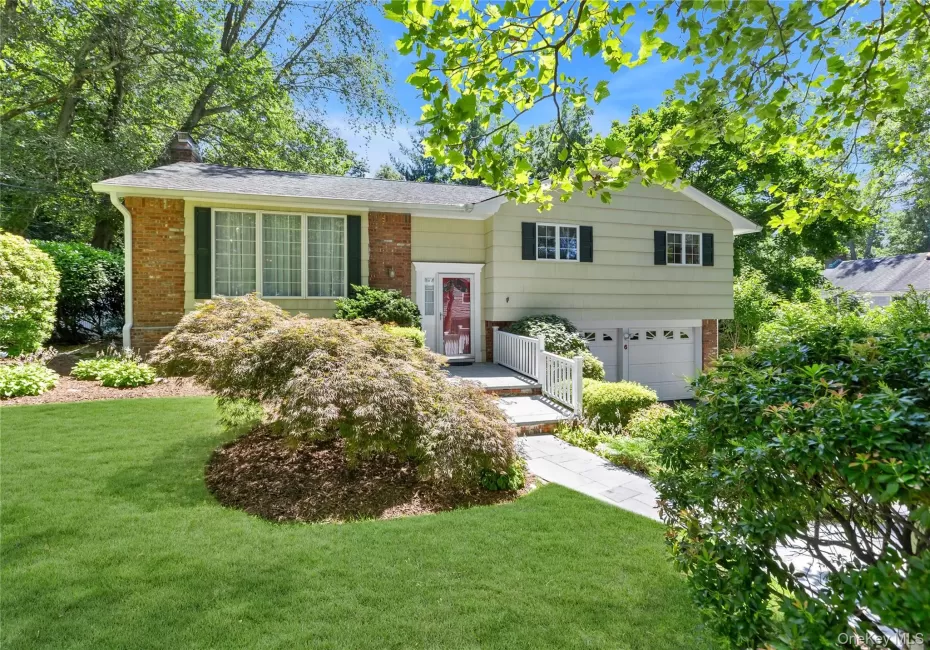 6 Primrose Lane, Huntington, NY, 3 Bedrooms Bedrooms, 8 Rooms Rooms,3 BathroomsBathrooms,Residential,For Rent,Primrose,0,1023983 6 Primrose Lane, Huntington, NY, 3 Bedrooms Bedrooms, 8 Rooms Rooms,3 BathroomsBathrooms,Residential,For Rent,Primrose,0,1023983