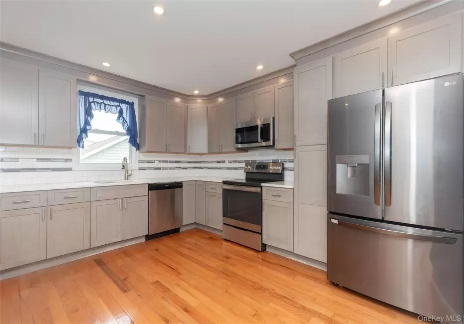 72 Edgewater Park Drive, New York, NY, 1 Bedroom Bedrooms, 5 Rooms Rooms,1 BathroomBathrooms,Residential,For Rent,Edgewater Park,0,1026673 72 Edgewater Park Drive, New York, NY, 1 Bedroom Bedrooms, 5 Rooms Rooms,1 BathroomBathrooms,Residential,For Rent,Edgewater Park,0,1026673