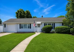 43 Plainedge Drive, Oyster Bay, NY, 4 Bedrooms Bedrooms, 9 Rooms Rooms,1 BathroomBathrooms,Residential,For Rent,Plainedge,0,1026385 43 Plainedge Drive, Oyster Bay, NY, 4 Bedrooms Bedrooms, 9 Rooms Rooms,1 BathroomBathrooms,Residential,For Rent,Plainedge,0,1026385