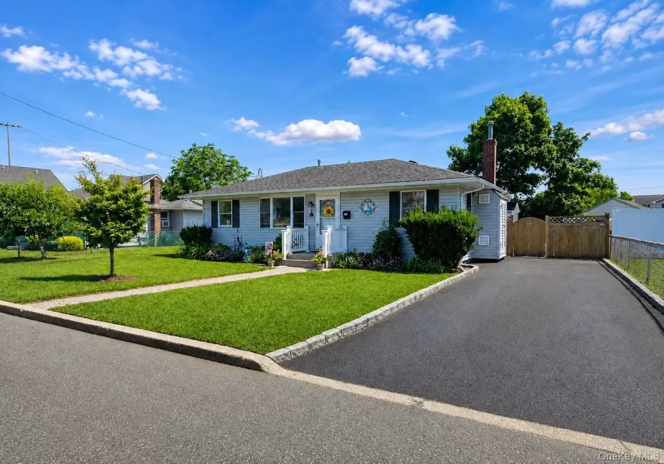 8 Harrison Street, Brookhaven, NY, 3 Bedrooms Bedrooms, 5 Rooms Rooms,1 BathroomBathrooms,Residential,For Rent,Harrison,0,1025868 8 Harrison Street, Brookhaven, NY, 3 Bedrooms Bedrooms, 5 Rooms Rooms,1 BathroomBathrooms,Residential,For Rent,Harrison,0,1025868