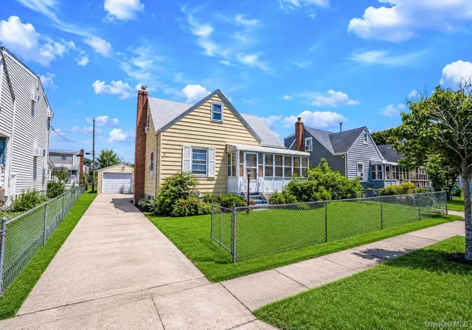 218 Venetian Boulevard, Babylon, NY, 4 Bedrooms Bedrooms, 6 Rooms Rooms,2 BathroomsBathrooms,Residential,For Rent,Venetian,0,1028781 218 Venetian Boulevard, Babylon, NY, 4 Bedrooms Bedrooms, 6 Rooms Rooms,2 BathroomsBathrooms,Residential,For Rent,Venetian,0,1028781