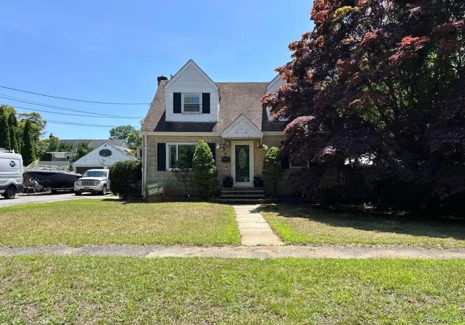 24 Gates Street, Huntington, NY, 4 Bedrooms Bedrooms, 7 Rooms Rooms,2 BathroomsBathrooms,Residential,For Rent,Gates,0,1028764 24 Gates Street, Huntington, NY, 4 Bedrooms Bedrooms, 7 Rooms Rooms,2 BathroomsBathrooms,Residential,For Rent,Gates,0,1028764