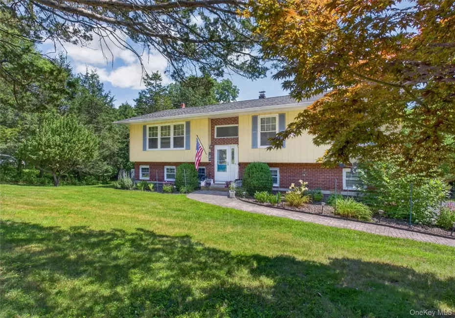 Fantastic 4 bedroom 3 bath on quiet dead end street. Fantastic 4 bedroom 3 bath on quiet dead end street.