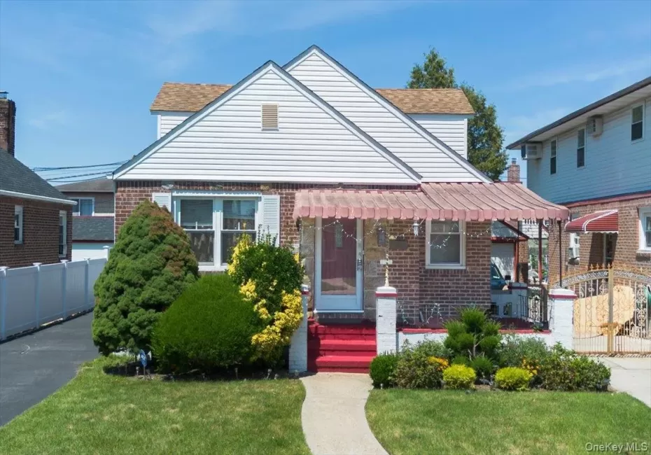 125 Sterling Road, Hempstead, NY, 4 Bedrooms Bedrooms, 8 Rooms Rooms,2 BathroomsBathrooms,Residential,For Rent,Sterling,0,1028922 125 Sterling Road, Hempstead, NY, 4 Bedrooms Bedrooms, 8 Rooms Rooms,2 BathroomsBathrooms,Residential,For Rent,Sterling,0,1028922