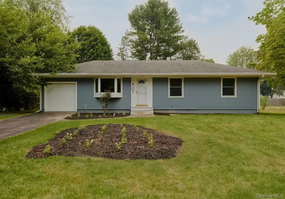 5 Orchard Street, Rhinebeck, NY, 3 Bedrooms Bedrooms, 6 Rooms Rooms,1 BathroomBathrooms,Residential,For Rent,Orchard,0,1017343 5 Orchard Street, Rhinebeck, NY, 3 Bedrooms Bedrooms, 6 Rooms Rooms,1 BathroomBathrooms,Residential,For Rent,Orchard,0,1017343