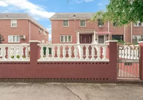 15314 76th Road, New York, NY, 3 Bedrooms Bedrooms, 6 Rooms Rooms,1 BathroomBathrooms,Residential,For Rent,76th,0,1026817 15314 76th Road, New York, NY, 3 Bedrooms Bedrooms, 6 Rooms Rooms,1 BathroomBathrooms,Residential,For Rent,76th,0,1026817