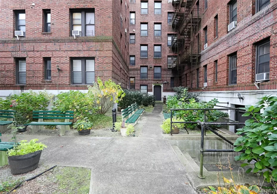 11525 Metropolitan Avenue, New York, NY, 2 Bedrooms Bedrooms, 4 Rooms Rooms,1 BathroomBathrooms,Residential Lease,For Rent,Metropolitan,0,1029159 11525 Metropolitan Avenue, New York, NY, 2 Bedrooms Bedrooms, 4 Rooms Rooms,1 BathroomBathrooms,Residential Lease,For Rent,Metropolitan,0,1029159