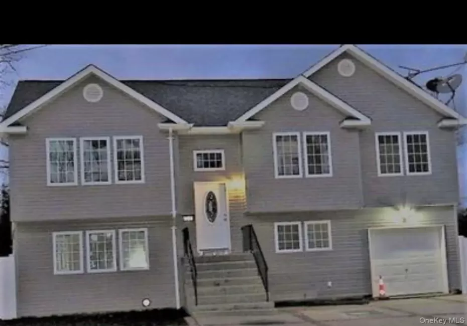 255 Smith Street, Islip, NY, 2 Bedrooms Bedrooms, 3 Rooms Rooms,1 BathroomBathrooms,Residential Lease,For Rent,Smith,0,1029216 255 Smith Street, Islip, NY, 2 Bedrooms Bedrooms, 3 Rooms Rooms,1 BathroomBathrooms,Residential Lease,For Rent,Smith,0,1029216