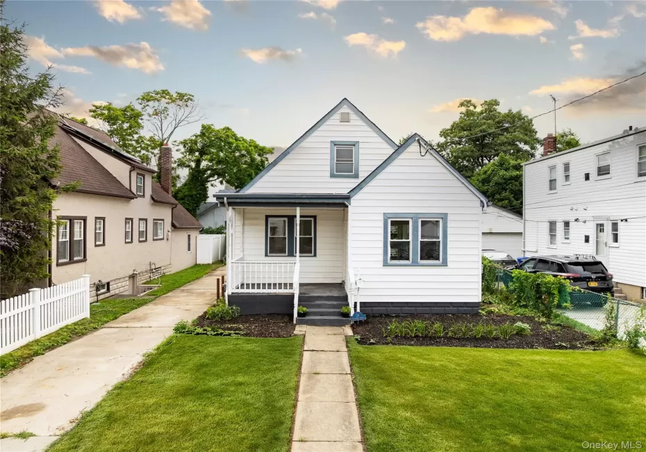 28 Cammerer Avenue, Hempstead, NY, 3 Bedrooms Bedrooms, 6 Rooms Rooms,2 BathroomsBathrooms,Residential,For Rent,Cammerer,0,1023374 28 Cammerer Avenue, Hempstead, NY, 3 Bedrooms Bedrooms, 6 Rooms Rooms,2 BathroomsBathrooms,Residential,For Rent,Cammerer,0,1023374