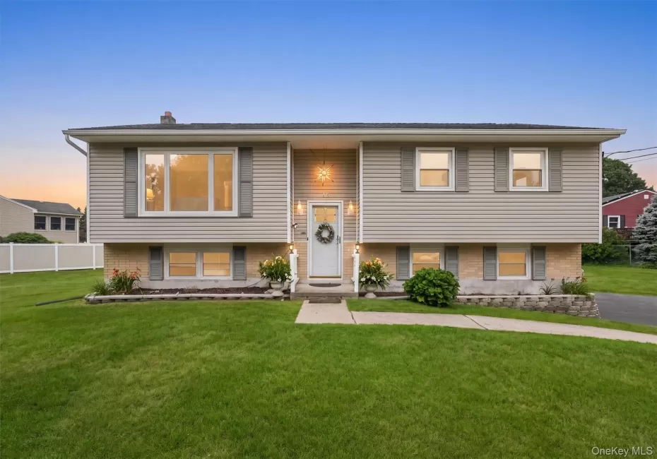 40 Long Meadow Drive, Hyde Park, NY, 3 Bedrooms Bedrooms, 8 Rooms Rooms,1 BathroomBathrooms,Residential,For Rent,Long Meadow,0,1020599 40 Long Meadow Drive, Hyde Park, NY, 3 Bedrooms Bedrooms, 8 Rooms Rooms,1 BathroomBathrooms,Residential,For Rent,Long Meadow,0,1020599