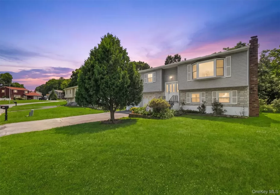 41 Keats Drive, New Windsor, NY, 3 Bedrooms Bedrooms, 9 Rooms Rooms,2 BathroomsBathrooms,Residential,For Rent,Keats,0,1027670 41 Keats Drive, New Windsor, NY, 3 Bedrooms Bedrooms, 9 Rooms Rooms,2 BathroomsBathrooms,Residential,For Rent,Keats,0,1027670