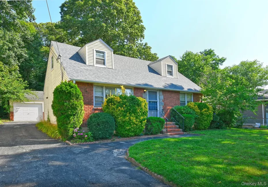31 Lieper Street, Huntington, NY, 4 Bedrooms Bedrooms, 7 Rooms Rooms,2 BathroomsBathrooms,Residential,For Rent,Lieper,0,1027606 31 Lieper Street, Huntington, NY, 4 Bedrooms Bedrooms, 7 Rooms Rooms,2 BathroomsBathrooms,Residential,For Rent,Lieper,0,1027606