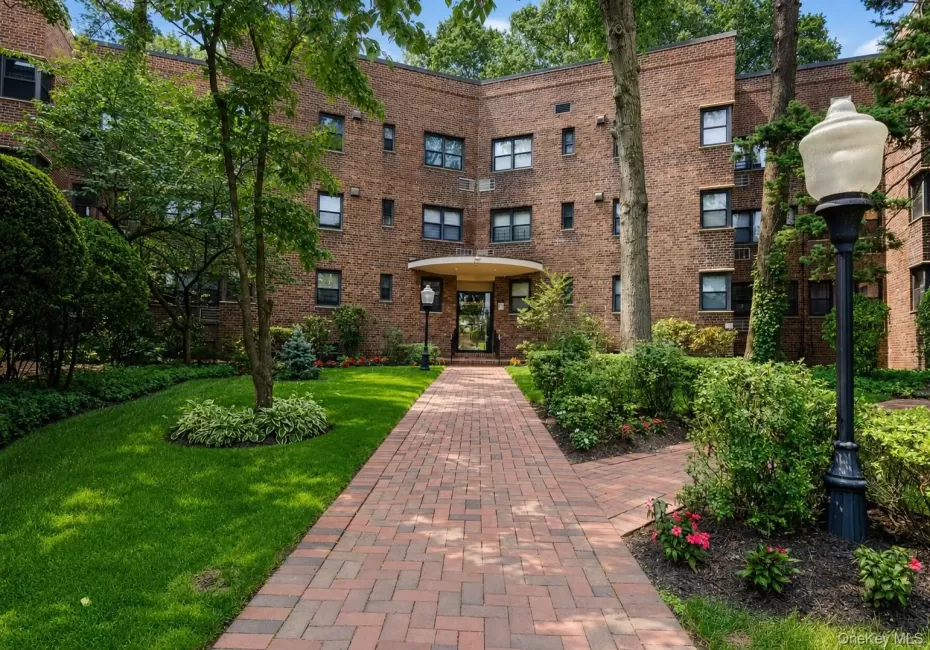 50 Brompton Road, North Hempstead, NY, 1 Bedroom Bedrooms, 5 Rooms Rooms,1 BathroomBathrooms,Residential,For Rent,Brompton,0,1029165 50 Brompton Road, North Hempstead, NY, 1 Bedroom Bedrooms, 5 Rooms Rooms,1 BathroomBathrooms,Residential,For Rent,Brompton,0,1029165