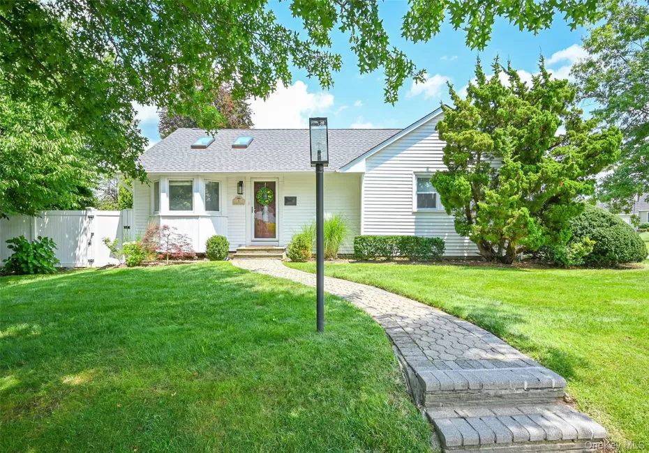 5 Cheshire Avenue, Oyster Bay, NY, 2 Bedrooms Bedrooms, 5 Rooms Rooms,2 BathroomsBathrooms,Residential Lease,For Rent,Cheshire,0,1028976 5 Cheshire Avenue, Oyster Bay, NY, 2 Bedrooms Bedrooms, 5 Rooms Rooms,2 BathroomsBathrooms,Residential Lease,For Rent,Cheshire,0,1028976