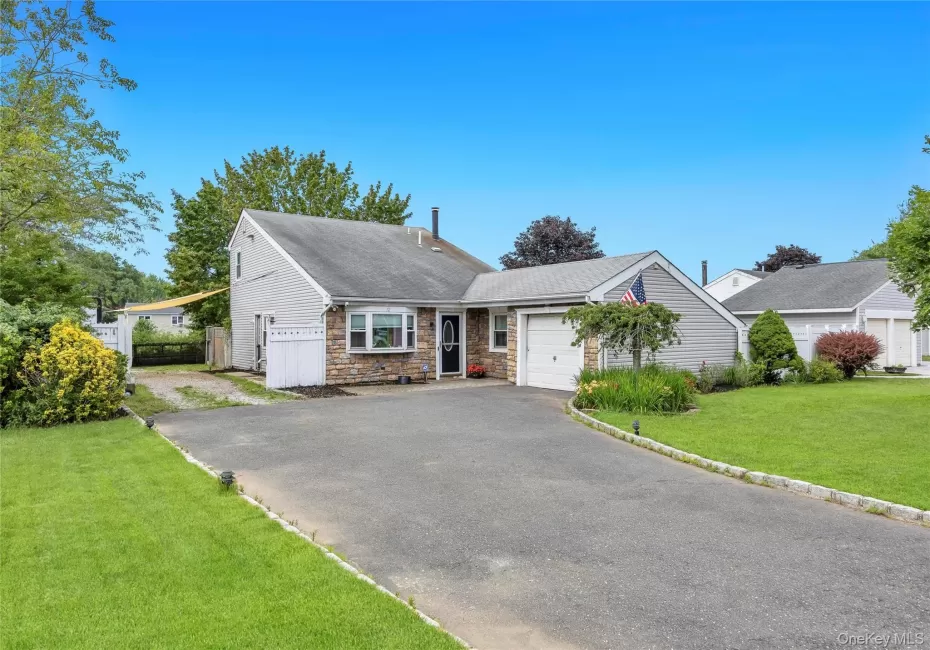 12 Handy Lane, Brookhaven, NY, 4 Bedrooms Bedrooms, 7 Rooms Rooms,3 BathroomsBathrooms,Residential,For Rent,Handy,0,1028835 12 Handy Lane, Brookhaven, NY, 4 Bedrooms Bedrooms, 7 Rooms Rooms,3 BathroomsBathrooms,Residential,For Rent,Handy,0,1028835