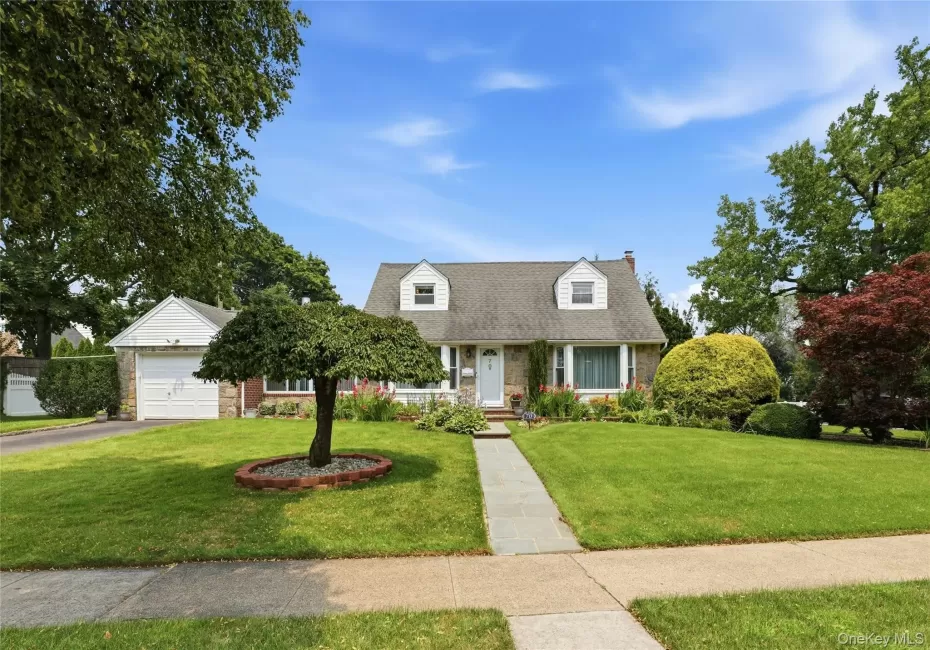 70 Birchwood Drive, North Hempstead, NY, 4 Bedrooms Bedrooms, 8 Rooms Rooms,2 BathroomsBathrooms,Residential,For Rent,Birchwood,0,1025720 70 Birchwood Drive, North Hempstead, NY, 4 Bedrooms Bedrooms, 8 Rooms Rooms,2 BathroomsBathrooms,Residential,For Rent,Birchwood,0,1025720