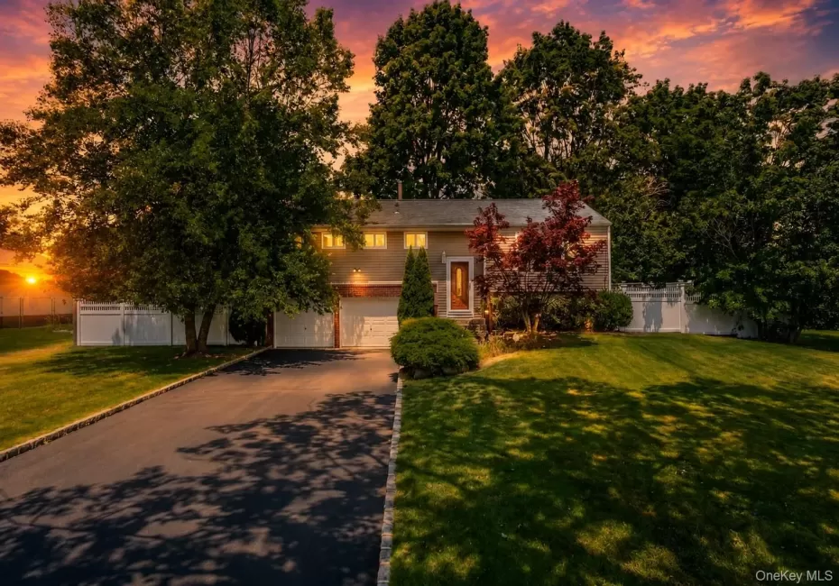 337 Burr Road, Huntington, NY, 4 Bedrooms Bedrooms, 6 Rooms Rooms,3 BathroomsBathrooms,Residential,For Rent,Burr,0,1029083 337 Burr Road, Huntington, NY, 4 Bedrooms Bedrooms, 6 Rooms Rooms,3 BathroomsBathrooms,Residential,For Rent,Burr,0,1029083