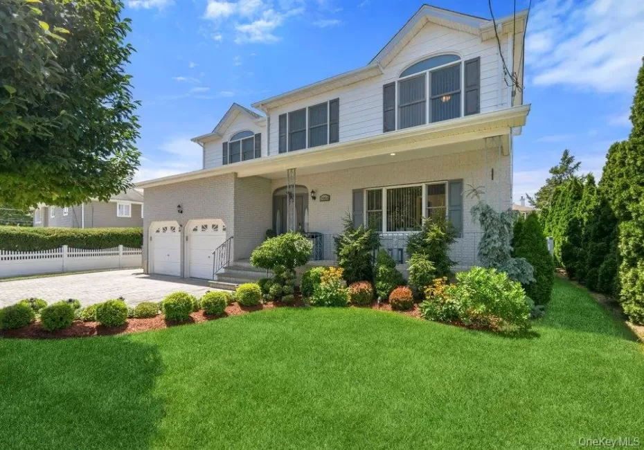 2066 Washington Avenue, Hempstead, NY, 4 Bedrooms Bedrooms, 9 Rooms Rooms,3 BathroomsBathrooms,Residential,For Rent,Washington,0,1028806 2066 Washington Avenue, Hempstead, NY, 4 Bedrooms Bedrooms, 9 Rooms Rooms,3 BathroomsBathrooms,Residential,For Rent,Washington,0,1028806