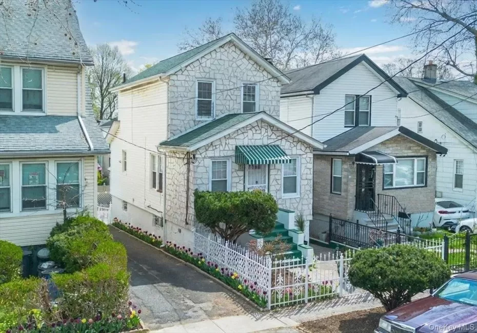 3704 Harper Avenue, New York, NY, 3 Bedrooms Bedrooms, 6 Rooms Rooms,3 BathroomsBathrooms,Residential,For Rent,Harper,0,1029285 3704 Harper Avenue, New York, NY, 3 Bedrooms Bedrooms, 6 Rooms Rooms,3 BathroomsBathrooms,Residential,For Rent,Harper,0,1029285
