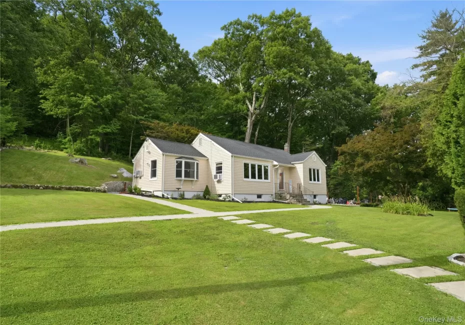 233 Hilltop Street, Carmel, NY, 3 Bedrooms Bedrooms, 6 Rooms Rooms,1 BathroomBathrooms,Residential,For Rent,Hilltop,0,1029183 233 Hilltop Street, Carmel, NY, 3 Bedrooms Bedrooms, 6 Rooms Rooms,1 BathroomBathrooms,Residential,For Rent,Hilltop,0,1029183