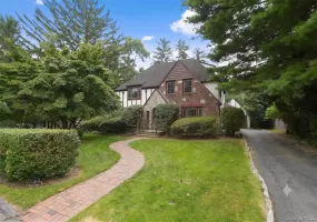 8 Ritchey Place, White Plains, NY, 5 Bedrooms Bedrooms, 9 Rooms Rooms,2 BathroomsBathrooms,Residential,For Rent,Ritchey,0,1028452 8 Ritchey Place, White Plains, NY, 5 Bedrooms Bedrooms, 9 Rooms Rooms,2 BathroomsBathrooms,Residential,For Rent,Ritchey,0,1028452