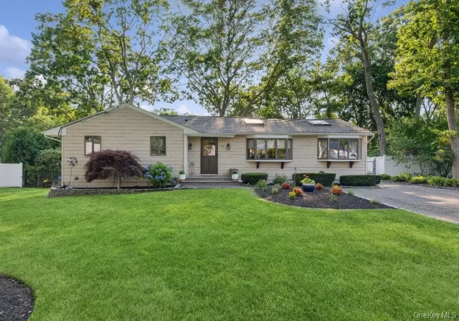 61 Timber Drive, Riverhead, NY, 3 Bedrooms Bedrooms, 9 Rooms Rooms,1 BathroomBathrooms,Residential,For Rent,Timber,0,1029041 61 Timber Drive, Riverhead, NY, 3 Bedrooms Bedrooms, 9 Rooms Rooms,1 BathroomBathrooms,Residential,For Rent,Timber,0,1029041