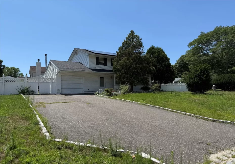 124 Ridgewood Avenue, Brookhaven, NY, 5 Bedrooms Bedrooms, 9 Rooms Rooms,2 BathroomsBathrooms,Residential,For Rent,Ridgewood,0,1028641 124 Ridgewood Avenue, Brookhaven, NY, 5 Bedrooms Bedrooms, 9 Rooms Rooms,2 BathroomsBathrooms,Residential,For Rent,Ridgewood,0,1028641