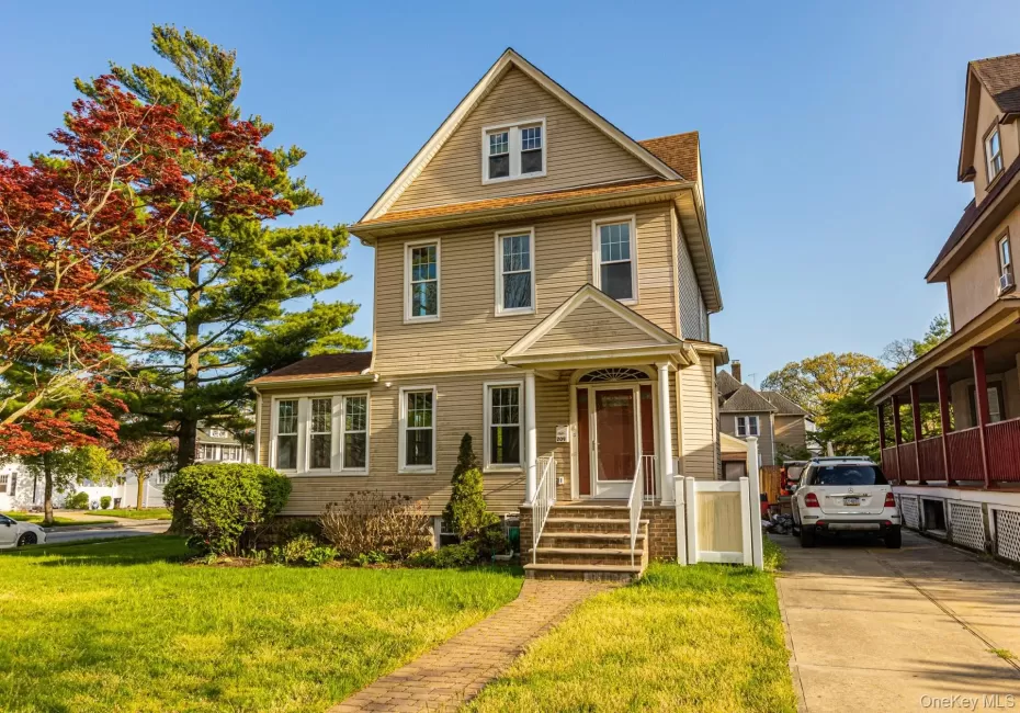 209 Smith Street, Hempstead, NY, 3 Bedrooms Bedrooms, 6 Rooms Rooms,2 BathroomsBathrooms,Residential,For Rent,Smith,0,1024928 209 Smith Street, Hempstead, NY, 3 Bedrooms Bedrooms, 6 Rooms Rooms,2 BathroomsBathrooms,Residential,For Rent,Smith,0,1024928