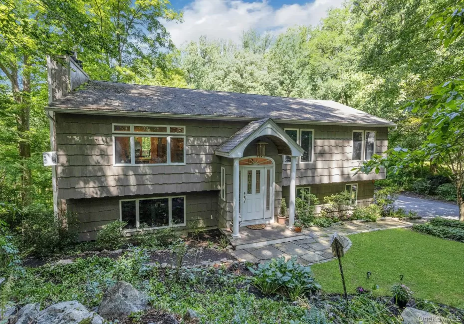 99 Lakeside Drive, Bedford, NY, 4 Bedrooms Bedrooms, 8 Rooms Rooms,2 BathroomsBathrooms,Residential,For Rent,Lakeside,0,1026527 99 Lakeside Drive, Bedford, NY, 4 Bedrooms Bedrooms, 8 Rooms Rooms,2 BathroomsBathrooms,Residential,For Rent,Lakeside,0,1026527