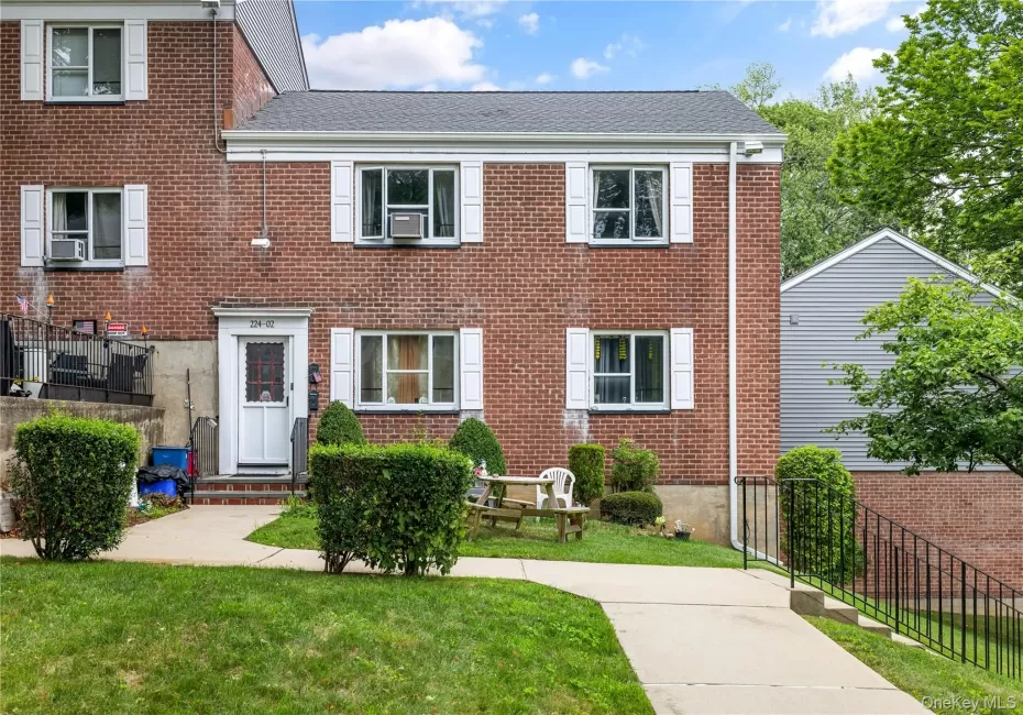 224-02 Stronghurst Avenue, New York, NY, 2 Bedrooms Bedrooms, 4 Rooms Rooms,1 BathroomBathrooms,Residential,For Rent,Stronghurst,0,1025979 224-02 Stronghurst Avenue, New York, NY, 2 Bedrooms Bedrooms, 4 Rooms Rooms,1 BathroomBathrooms,Residential,For Rent,Stronghurst,0,1025979