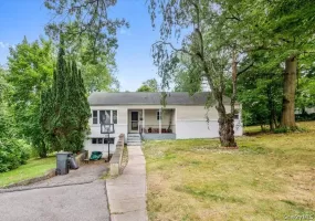 101 Cresthill Road, Yonkers, NY, 3 Bedrooms Bedrooms, 5 Rooms Rooms,2 BathroomsBathrooms,Residential,For Rent,Cresthill,0,1029304 101 Cresthill Road, Yonkers, NY, 3 Bedrooms Bedrooms, 5 Rooms Rooms,2 BathroomsBathrooms,Residential,For Rent,Cresthill,0,1029304