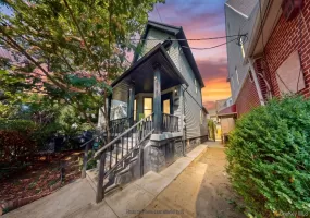 9415 Farragut Road, New York, NY, 4 Bedrooms Bedrooms, 8 Rooms Rooms,3 BathroomsBathrooms,Residential,For Rent,Farragut,0,1029465 9415 Farragut Road, New York, NY, 4 Bedrooms Bedrooms, 8 Rooms Rooms,3 BathroomsBathrooms,Residential,For Rent,Farragut,0,1029465