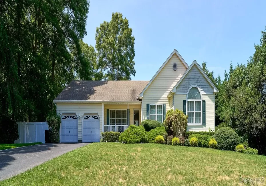 11 Embassy Road, Brookhaven, NY, 3 Bedrooms Bedrooms, 8 Rooms Rooms,2 BathroomsBathrooms,Residential,For Rent,Embassy,0,1029531 11 Embassy Road, Brookhaven, NY, 3 Bedrooms Bedrooms, 8 Rooms Rooms,2 BathroomsBathrooms,Residential,For Rent,Embassy,0,1029531