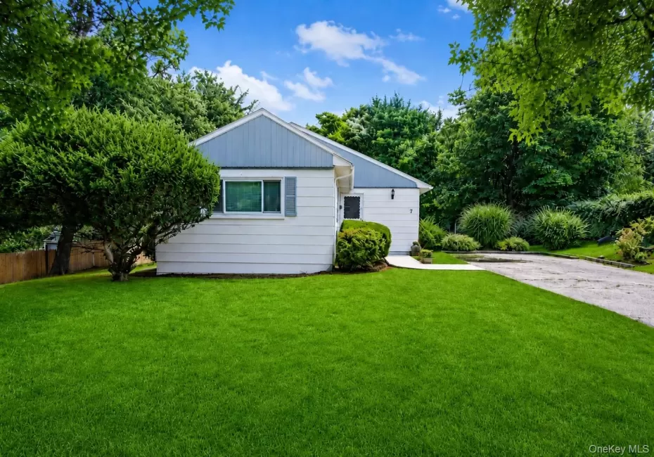 7 Tudor Place, Greenburgh, NY, 4 Bedrooms Bedrooms, 7 Rooms Rooms,1 BathroomBathrooms,Residential Lease,For Rent,Tudor,0,1008718 7 Tudor Place, Greenburgh, NY, 4 Bedrooms Bedrooms, 7 Rooms Rooms,1 BathroomBathrooms,Residential Lease,For Rent,Tudor,0,1008718