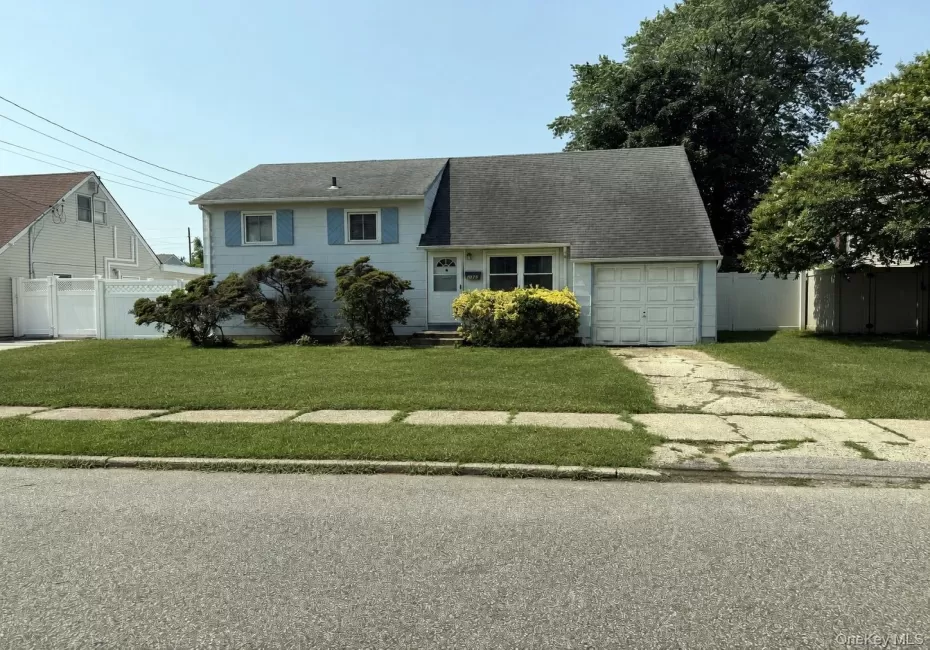 1020 Niagara Avenue, Babylon, NY, 3 Bedrooms Bedrooms, 7 Rooms Rooms,1 BathroomBathrooms,Residential,For Rent,Niagara,0,1028576 1020 Niagara Avenue, Babylon, NY, 3 Bedrooms Bedrooms, 7 Rooms Rooms,1 BathroomBathrooms,Residential,For Rent,Niagara,0,1028576