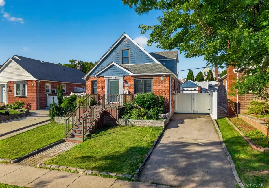 17019 Pidgeon Meadow Road, New York, NY, 4 Bedrooms Bedrooms, 7 Rooms Rooms,2 BathroomsBathrooms,Residential,For Rent,Pidgeon Meadow,0,1029040 17019 Pidgeon Meadow Road, New York, NY, 4 Bedrooms Bedrooms, 7 Rooms Rooms,2 BathroomsBathrooms,Residential,For Rent,Pidgeon Meadow,0,1029040