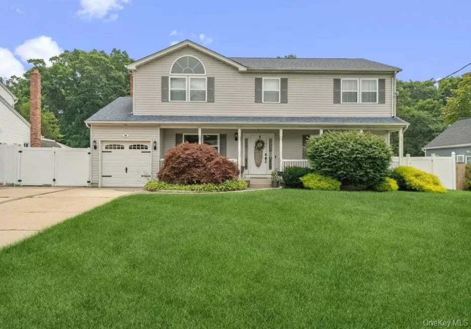 89 Floyd Street, Babylon, NY, 4 Bedrooms Bedrooms, 11 Rooms Rooms,3 BathroomsBathrooms,Residential,For Rent,Floyd,0,1028450 89 Floyd Street, Babylon, NY, 4 Bedrooms Bedrooms, 11 Rooms Rooms,3 BathroomsBathrooms,Residential,For Rent,Floyd,0,1028450