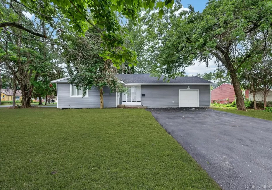 2202 Fire Avenue, Brookhaven, NY, 5 Bedrooms Bedrooms, 10 Rooms Rooms,4 BathroomsBathrooms,Residential,For Rent,Fire,0,1029029 2202 Fire Avenue, Brookhaven, NY, 5 Bedrooms Bedrooms, 10 Rooms Rooms,4 BathroomsBathrooms,Residential,For Rent,Fire,0,1029029