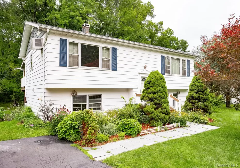 28 Robert Lane, Wappinger, NY, 3 Bedrooms Bedrooms, 11 Rooms Rooms,1 BathroomBathrooms,Residential,For Rent,Robert,0,1028148 28 Robert Lane, Wappinger, NY, 3 Bedrooms Bedrooms, 11 Rooms Rooms,1 BathroomBathrooms,Residential,For Rent,Robert,0,1028148