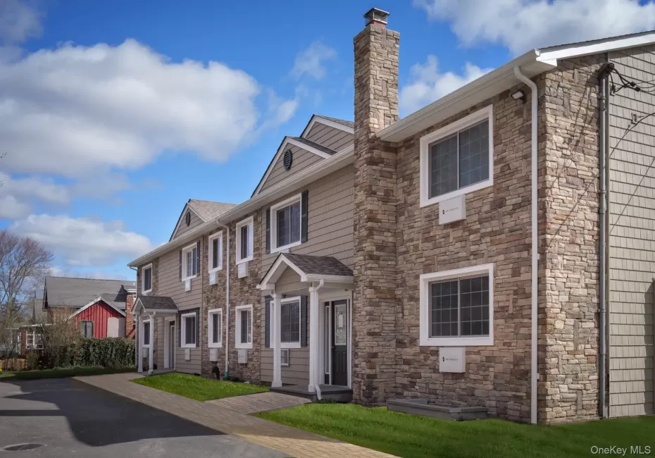 105 Lincoln Avenue, Islip, NY, 1 Bedroom Bedrooms, 4 Rooms Rooms,1 BathroomBathrooms,Residential Lease,For Rent,Lincoln,0,1029921 105 Lincoln Avenue, Islip, NY, 1 Bedroom Bedrooms, 4 Rooms Rooms,1 BathroomBathrooms,Residential Lease,For Rent,Lincoln,0,1029921