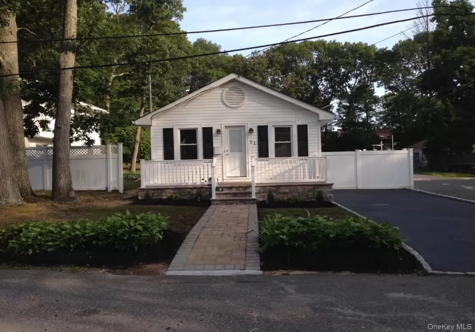 21 Kingdom Court, Islip, NY, 2 Bedrooms Bedrooms, 4 Rooms Rooms,1 BathroomBathrooms,Residential Lease,For Rent,Kingdom,0,1030157 21 Kingdom Court, Islip, NY, 2 Bedrooms Bedrooms, 4 Rooms Rooms,1 BathroomBathrooms,Residential Lease,For Rent,Kingdom,0,1030157