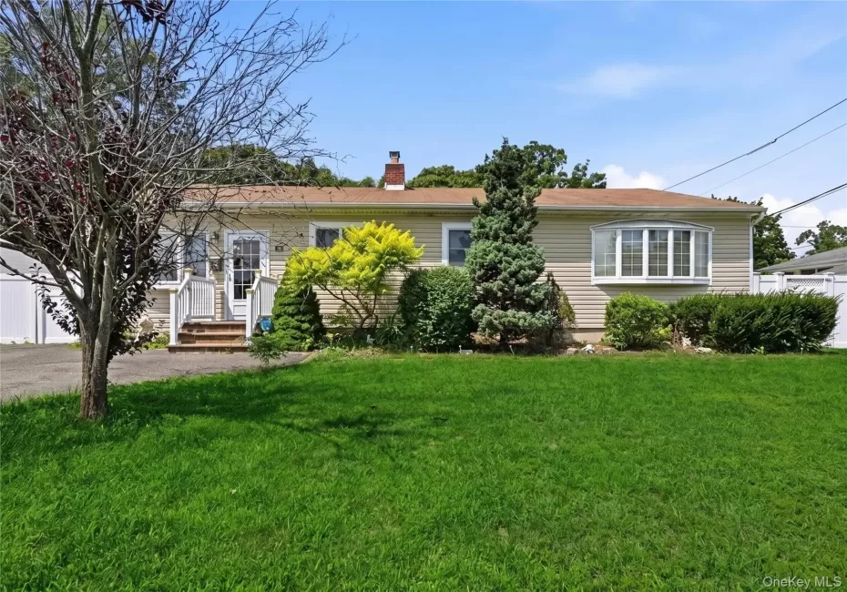 74 Tree Road, Brookhaven, NY, 4 Bedrooms Bedrooms, 9 Rooms Rooms,3 BathroomsBathrooms,Residential,For Rent,Tree,0,1021973 74 Tree Road, Brookhaven, NY, 4 Bedrooms Bedrooms, 9 Rooms Rooms,3 BathroomsBathrooms,Residential,For Rent,Tree,0,1021973