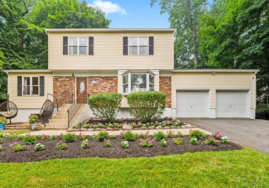 499 Orangeburg Road, Orangetown, NY, 4 Bedrooms Bedrooms, 10 Rooms Rooms,3 BathroomsBathrooms,Residential,For Rent,Orangeburg,0,1025730 499 Orangeburg Road, Orangetown, NY, 4 Bedrooms Bedrooms, 10 Rooms Rooms,3 BathroomsBathrooms,Residential,For Rent,Orangeburg,0,1025730