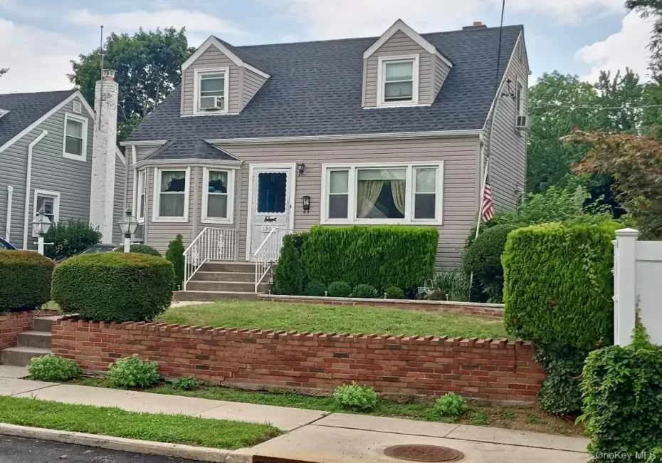 1207 Slabey Avenue, Hempstead, NY, 4 Bedrooms Bedrooms, 8 Rooms Rooms,1 BathroomBathrooms,Residential,For Rent,Slabey,0,1026718 1207 Slabey Avenue, Hempstead, NY, 4 Bedrooms Bedrooms, 8 Rooms Rooms,1 BathroomBathrooms,Residential,For Rent,Slabey,0,1026718